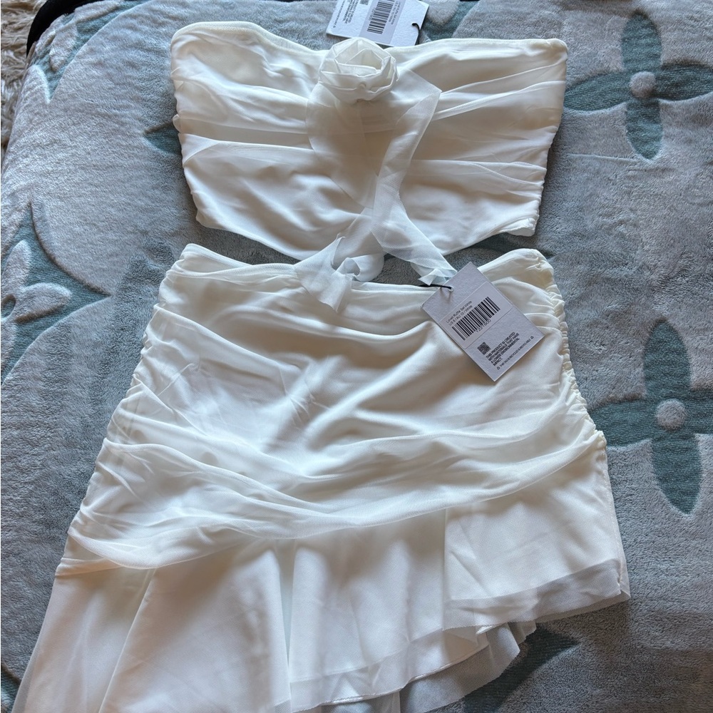 Elegant White Strapless Set